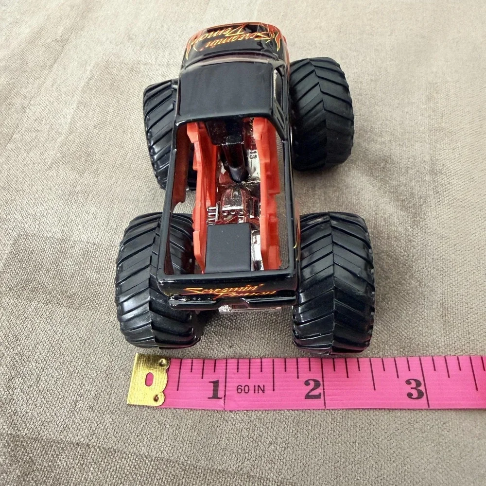 VTG 2006 Hot Wheels Screamin' Demon 1:64 Monster Jam Truck Toy Black Red Flames